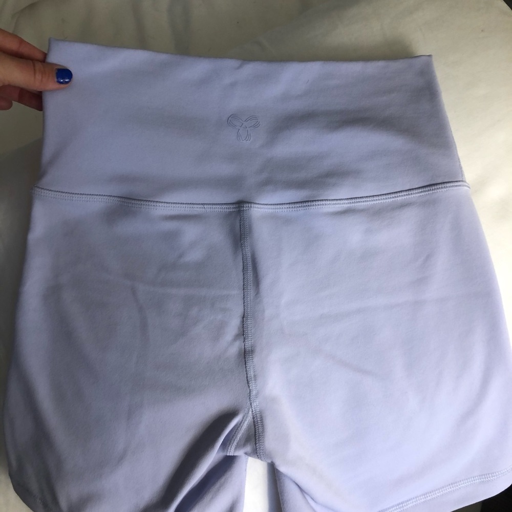 Aritzia TNA atmosphere bike shorts
